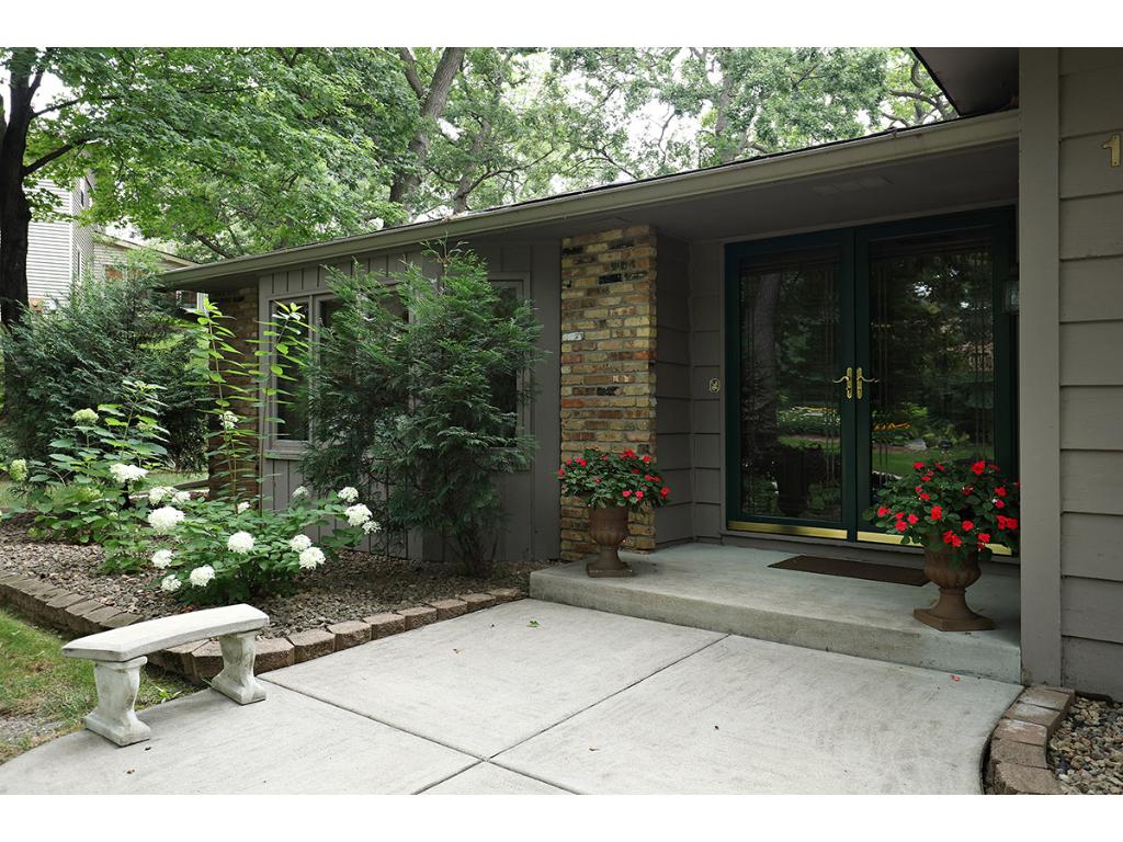 1309 Wilderness Run Dr, Eagan, MN 55123 photo 2