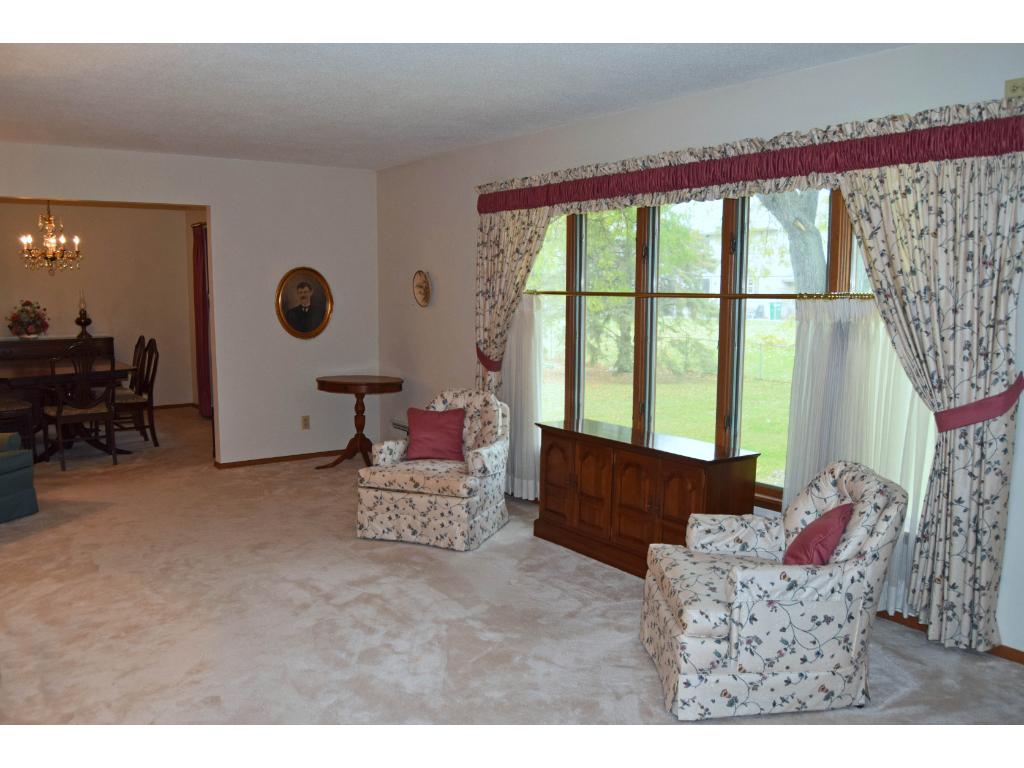3053 Cherrywood Ct, Eagan, MN 55121 photo 3