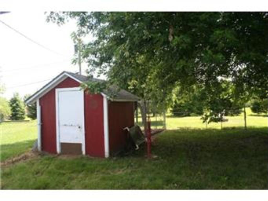 615 8th St, Kenyon, MN 55946 photo 6