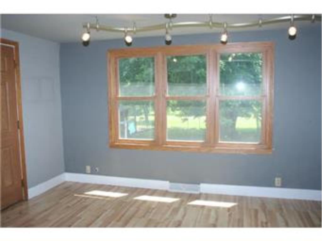 615 8th St, Kenyon, MN 55946 photo 2