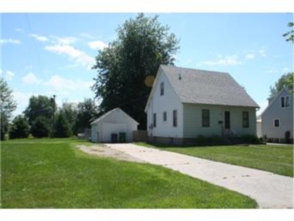 615 8th St, Kenyon, MN 55946 photo 1
