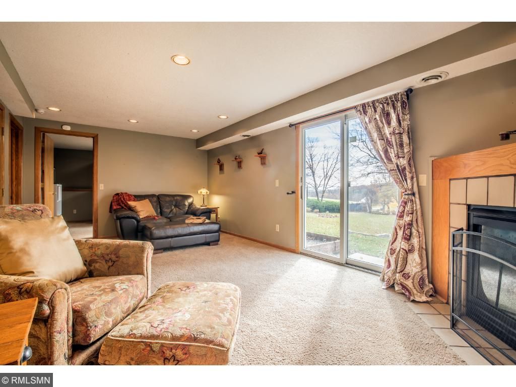 105 Meadow Dr, Loretto, MN 55357 photo 5