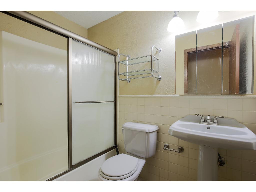 3425 Golfview Dr #202, Eagan, MN 55123 photo 10