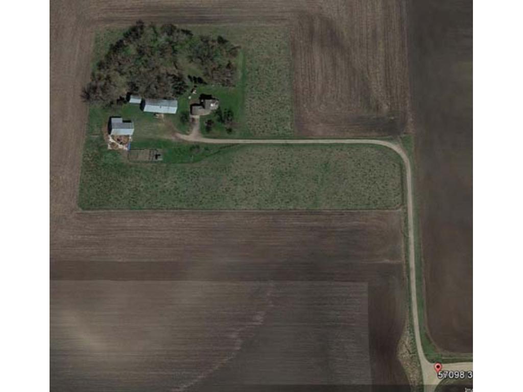 57098 310th St, Winthrop, MN 55396 photo 2