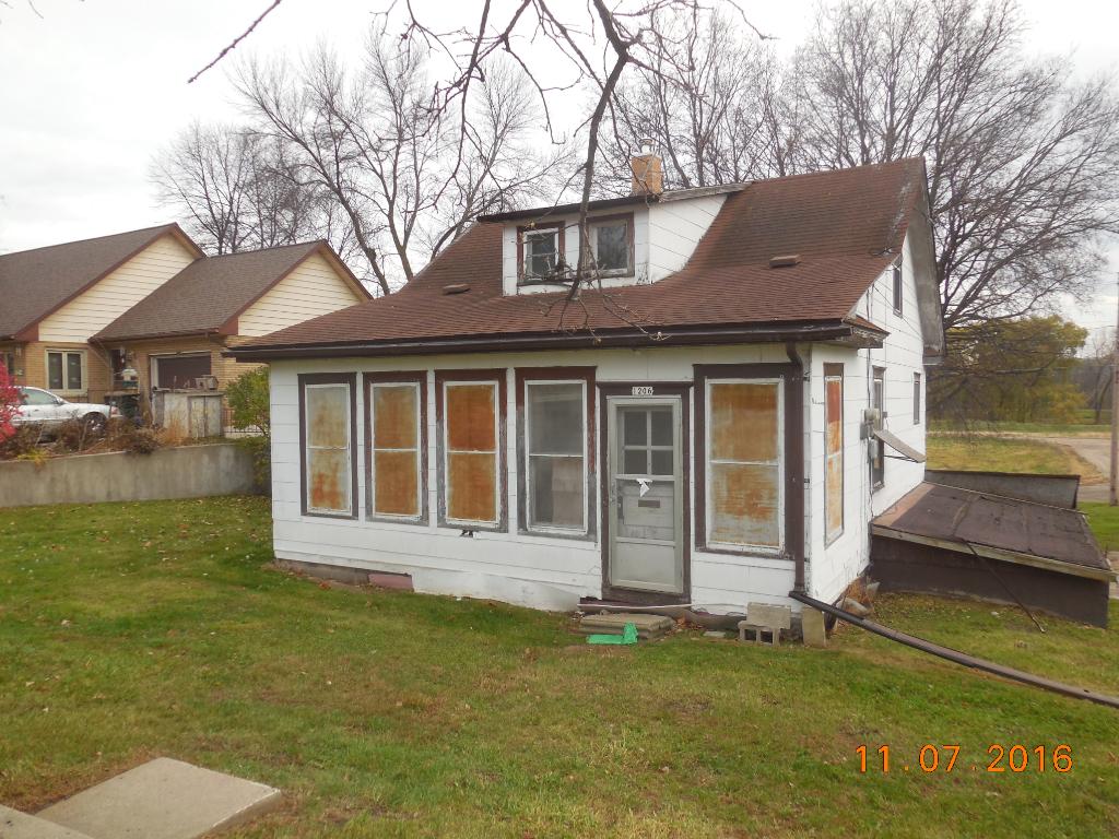 1206 10th St E, Glencoe, MN 55336 photo 1