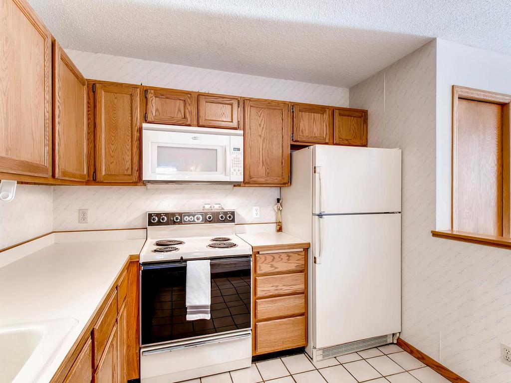 5343 Highpointe Ter, Bloomington, MN 55437 photo 9