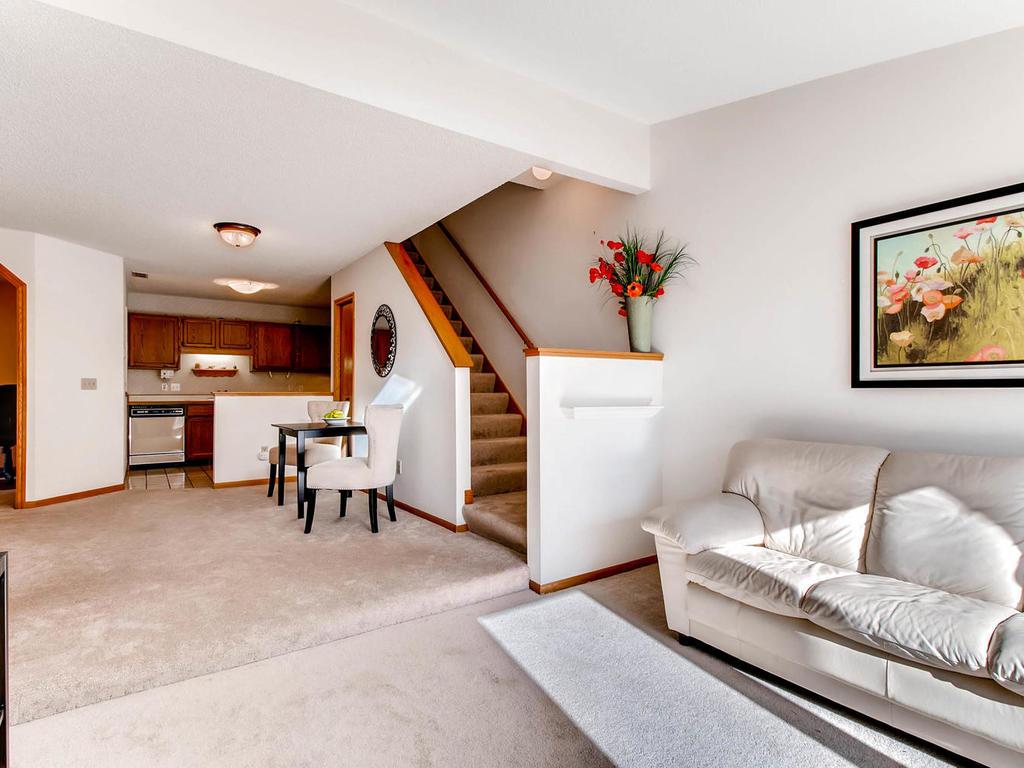 5343 Highpointe Ter, Bloomington, MN 55437 photo 4