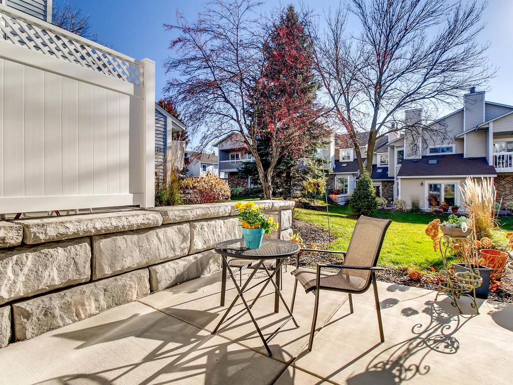 5343 Highpointe Ter, Bloomington, MN 55437 photo 6