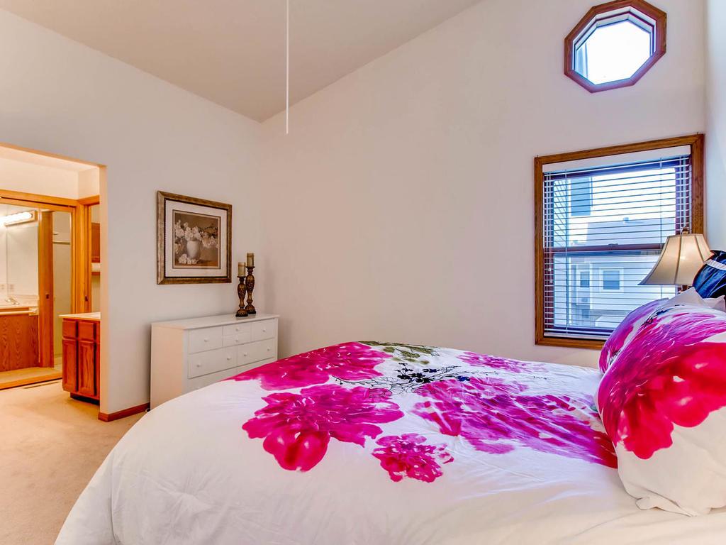 5343 Highpointe Ter, Bloomington, MN 55437 photo 13