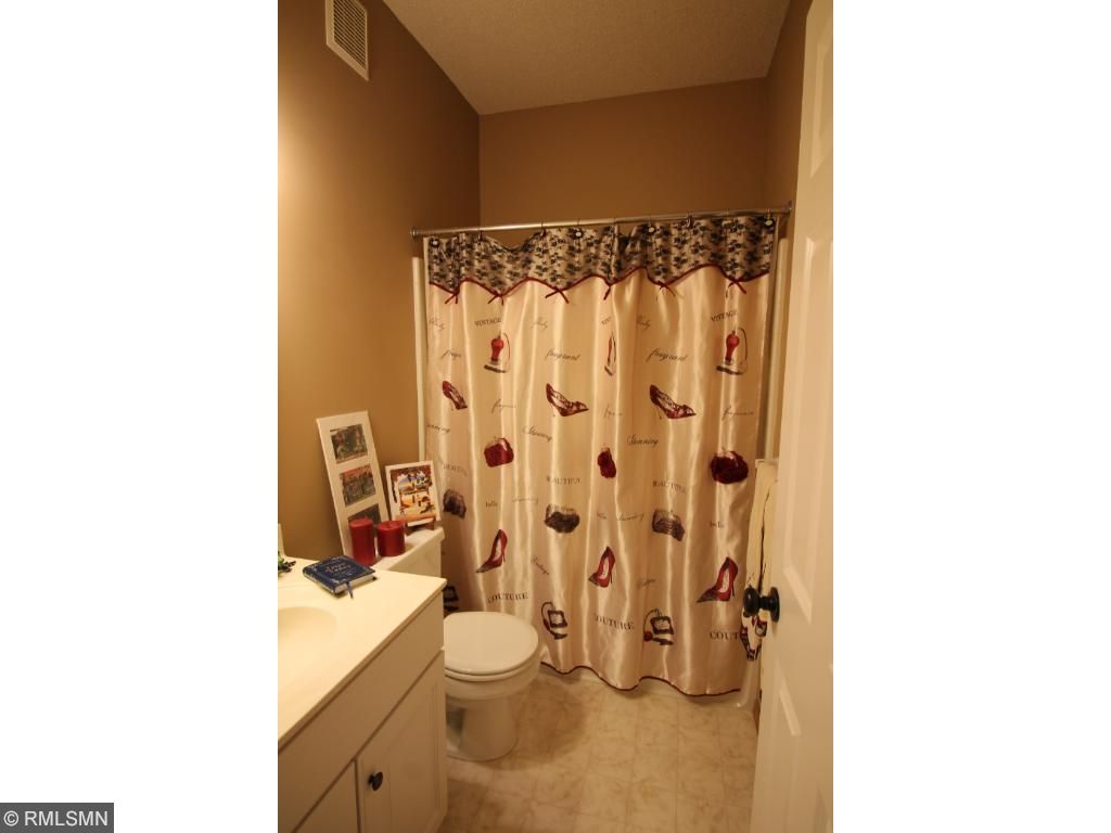 4108 Oakbrooke Trl, Eagan, MN 55122 photo 9
