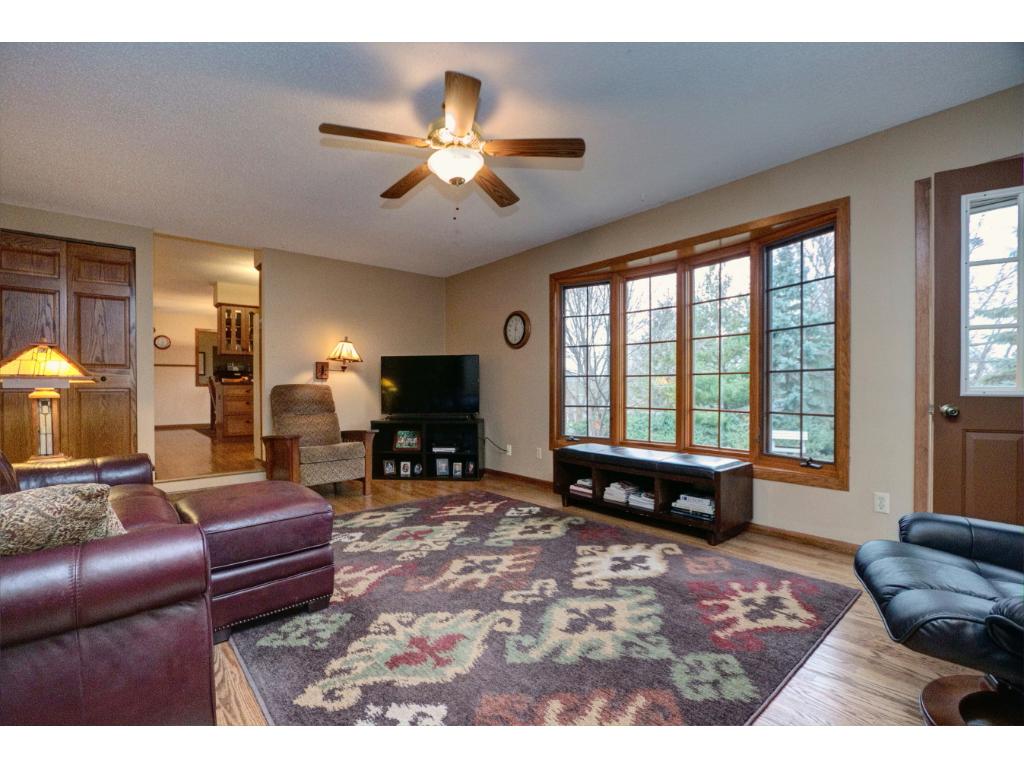 1779 Carnelian Ln, Eagan, MN 55122 photo 3