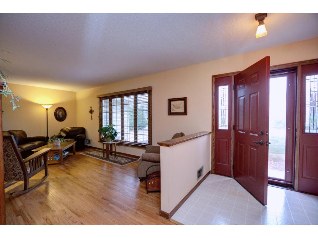 1779 Carnelian Ln, Eagan, MN 55122 photo 4
