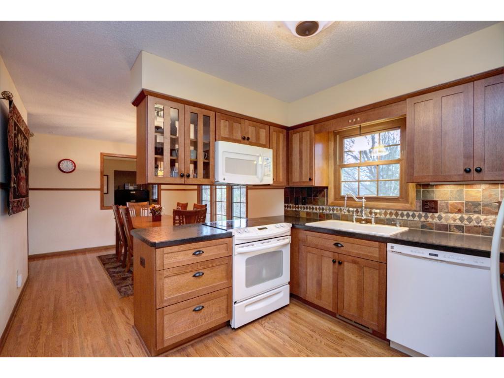 1779 Carnelian Ln, Eagan, MN 55122 photo 2