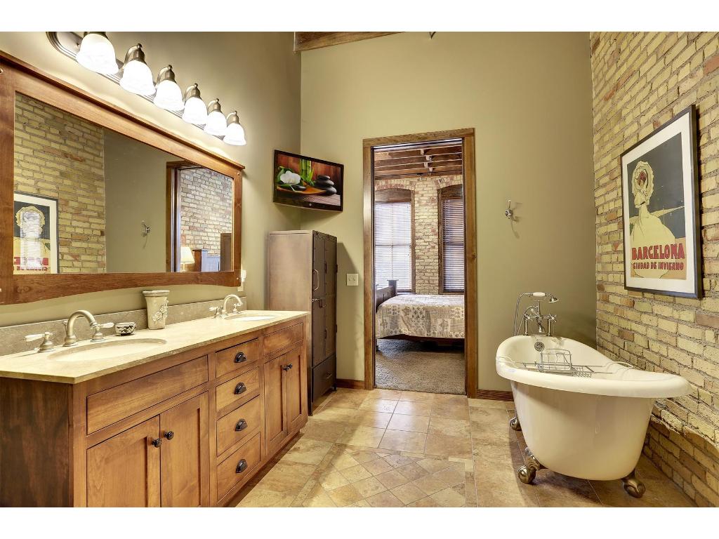 175 9th St E, Saint Paul, MN 55101 photo 8