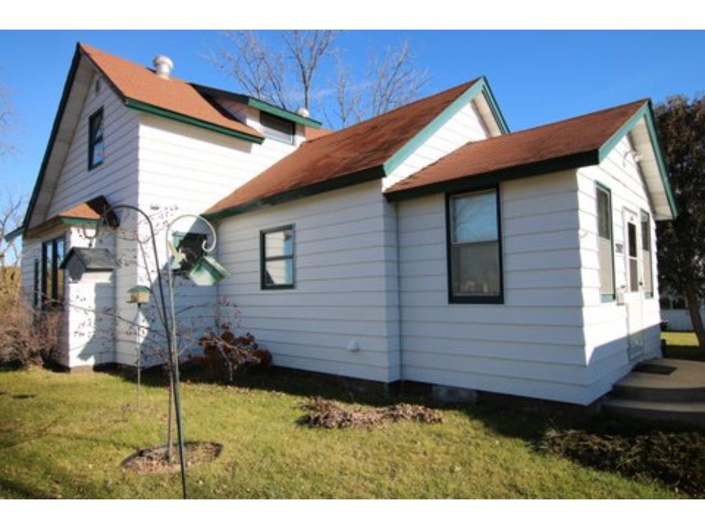 202 3rd St SW, Staples, MN 56479 photo 2