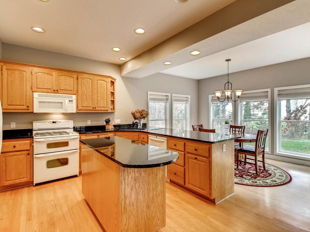 4952 Pine Ln, Eagan, MN 55123 photo 11