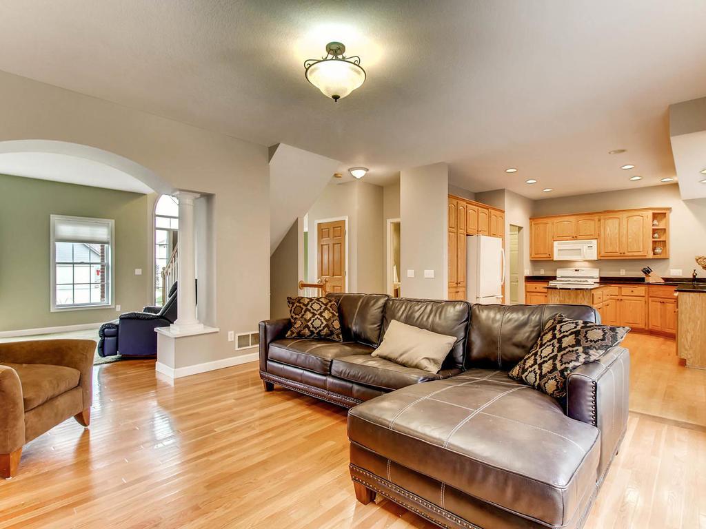 4952 Pine Ln, Eagan, MN 55123 photo 7
