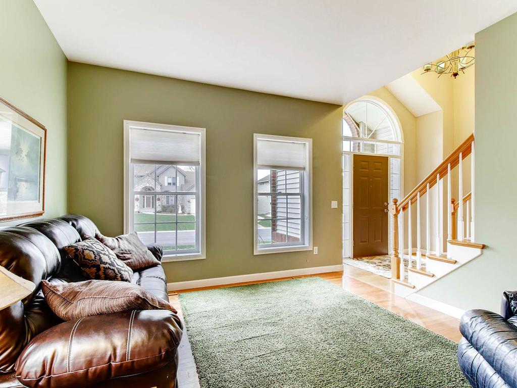 4952 Pine Ln, Eagan, MN 55123 photo 4