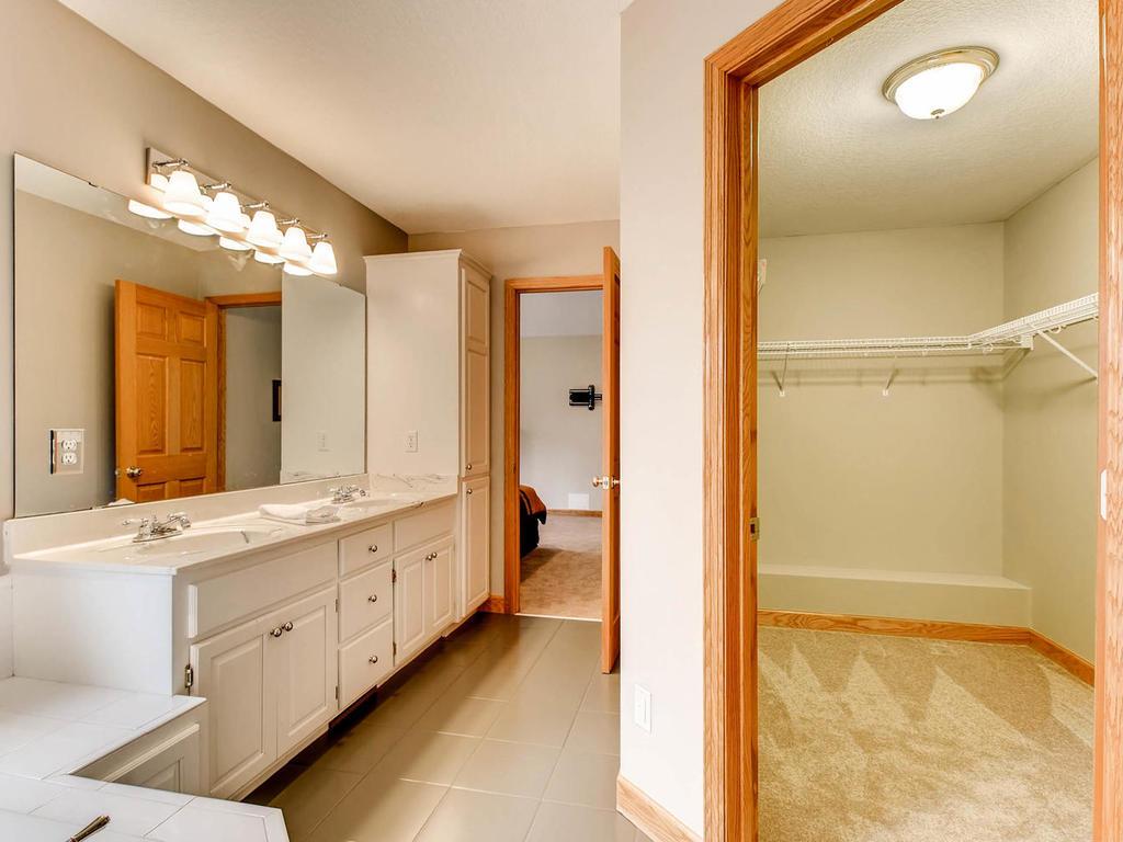 4952 Pine Ln, Eagan, MN 55123 photo 17