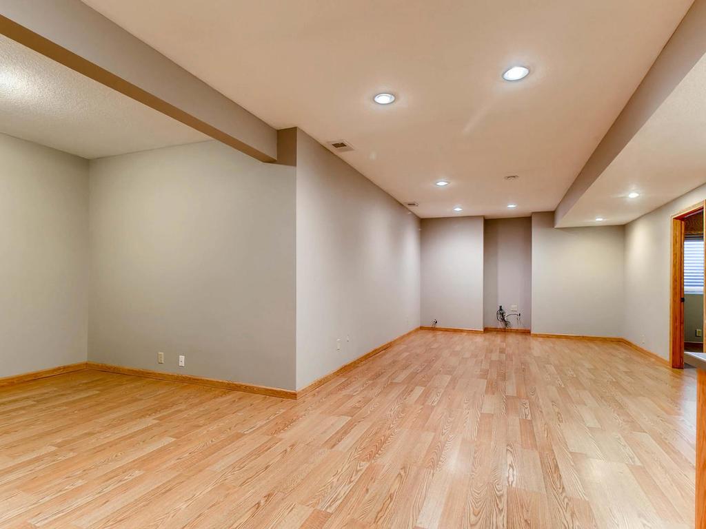 4952 Pine Ln, Eagan, MN 55123 photo 20