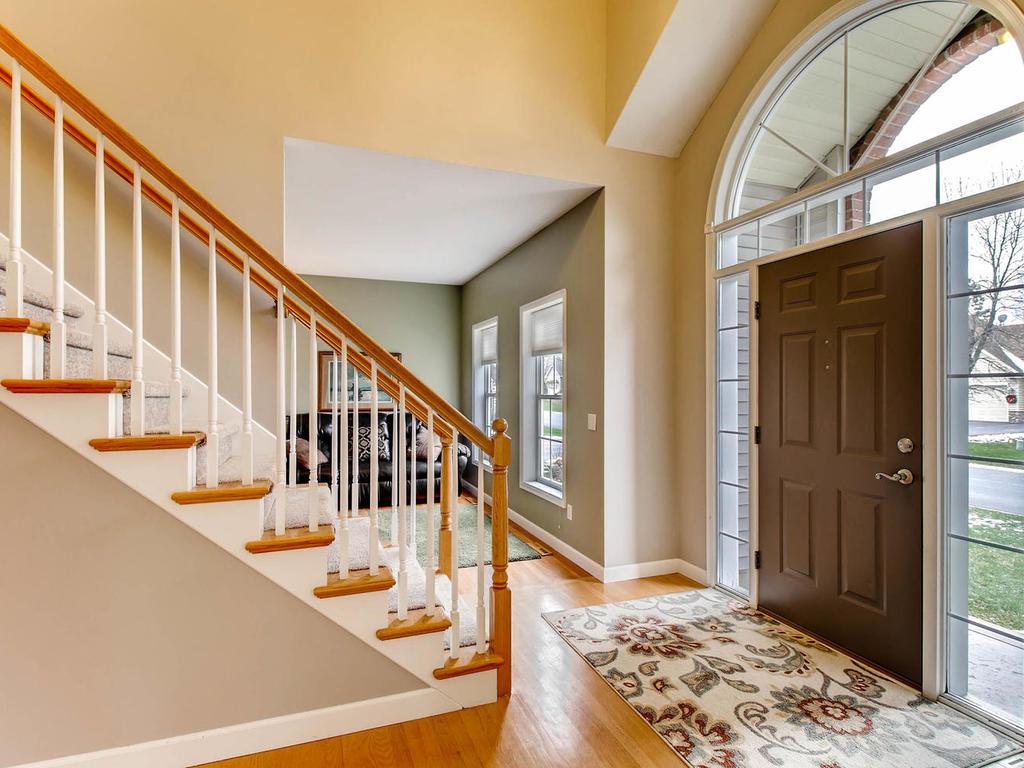 4952 Pine Ln, Eagan, MN 55123 photo 2