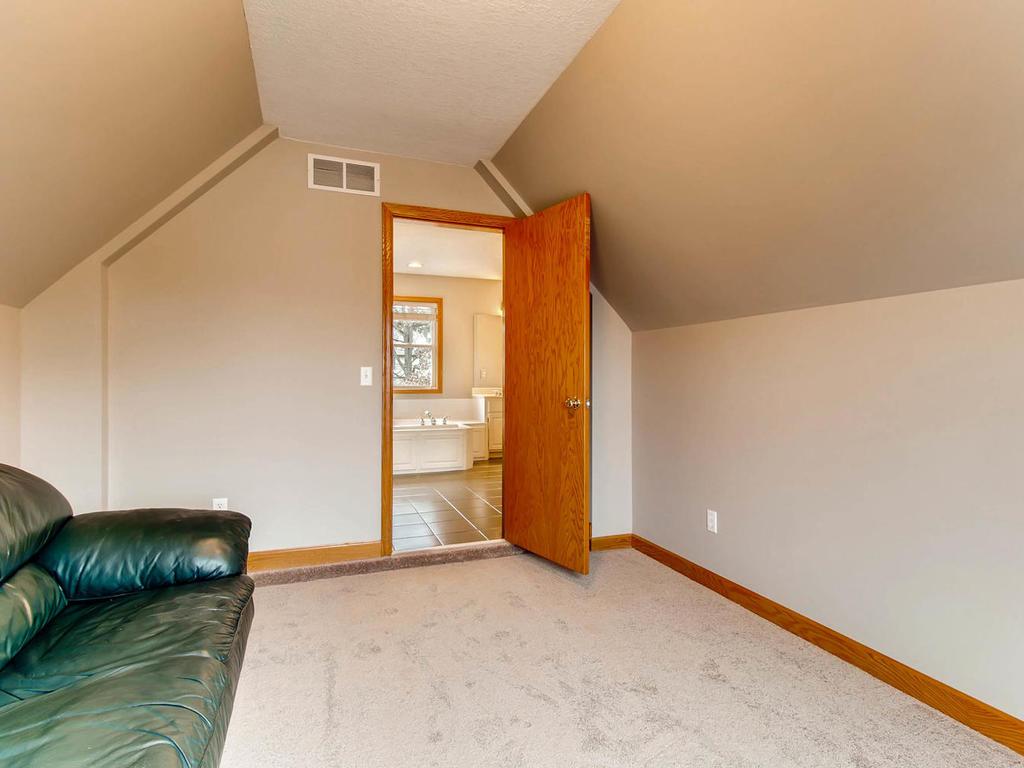 4952 Pine Ln, Eagan, MN 55123 photo 16
