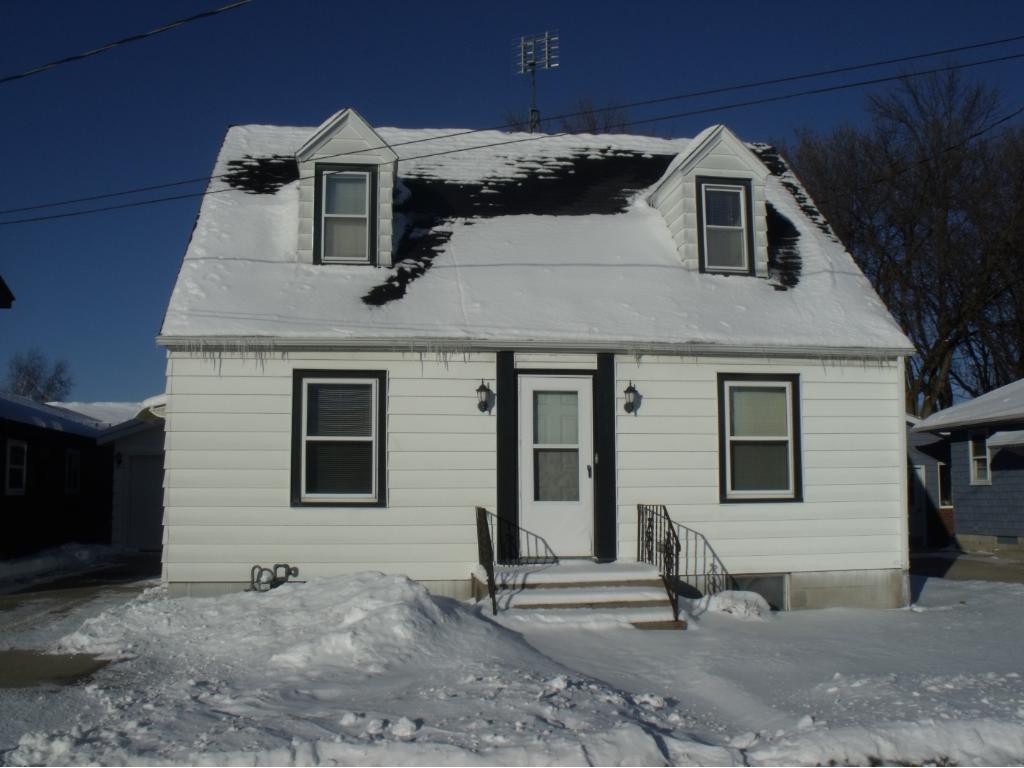 103 9th Ave SE, Waseca, MN 56093 photo 1