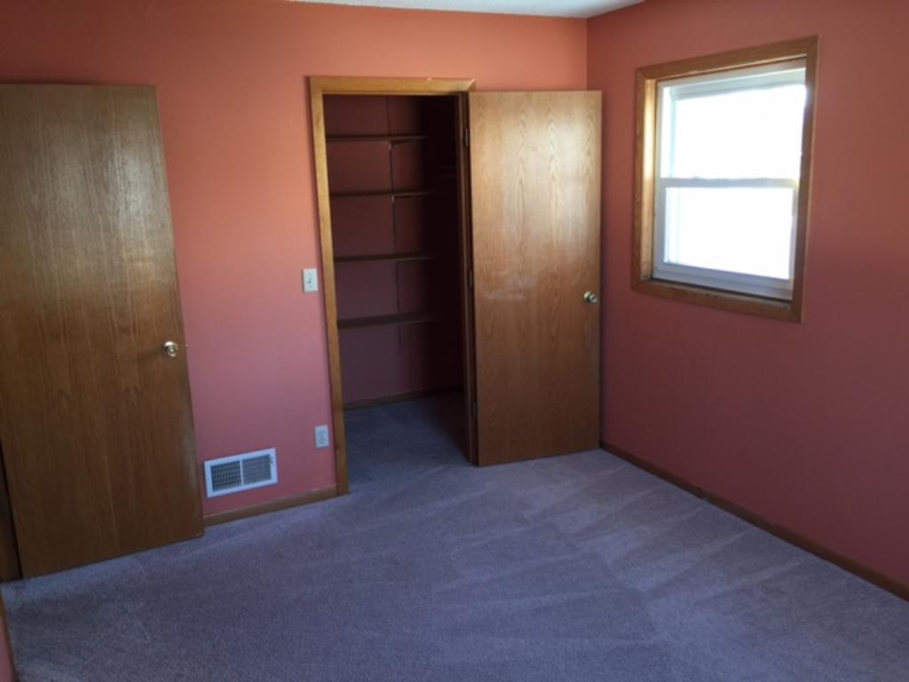 5227 Unity Ct, Crystal, MN 55429 photo 8