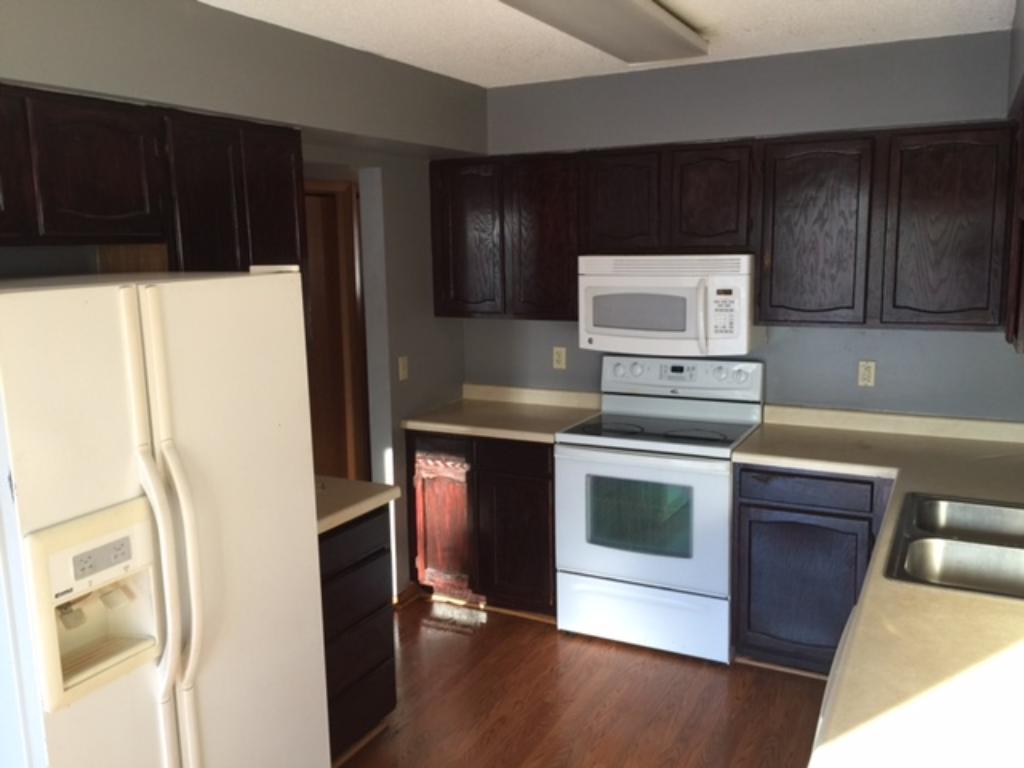 5227 Unity Ct, Crystal, MN 55429 photo 4