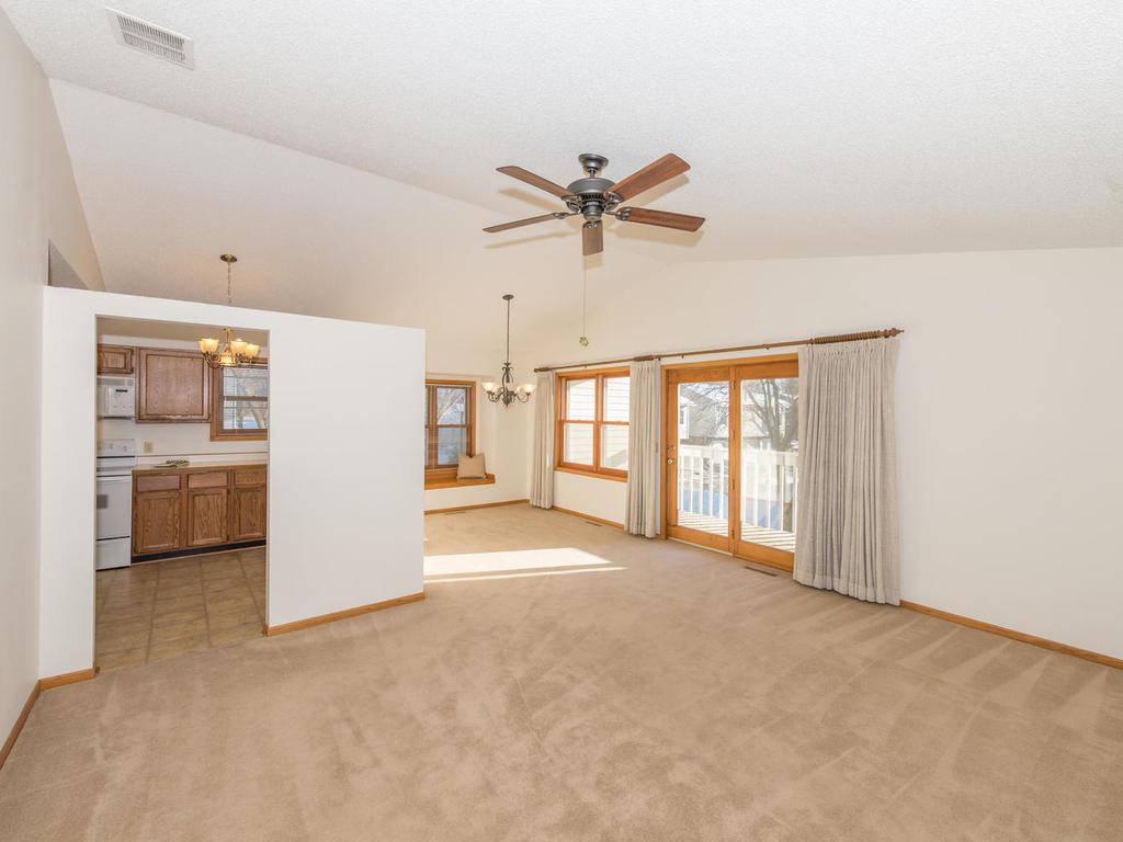 5353 Highpointe Ter, Bloomington, MN 55437 photo 4