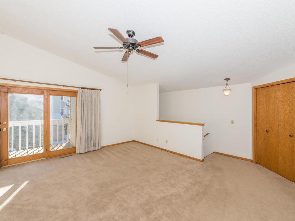 5353 Highpointe Ter, Bloomington, MN 55437 photo 3