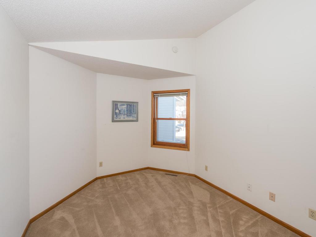 5353 Highpointe Ter, Bloomington, MN 55437 photo 10