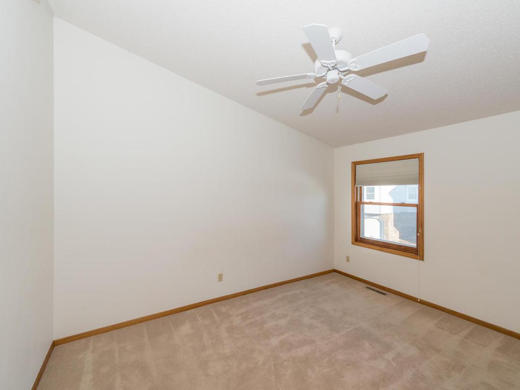 5353 Highpointe Ter, Bloomington, MN 55437 photo 9