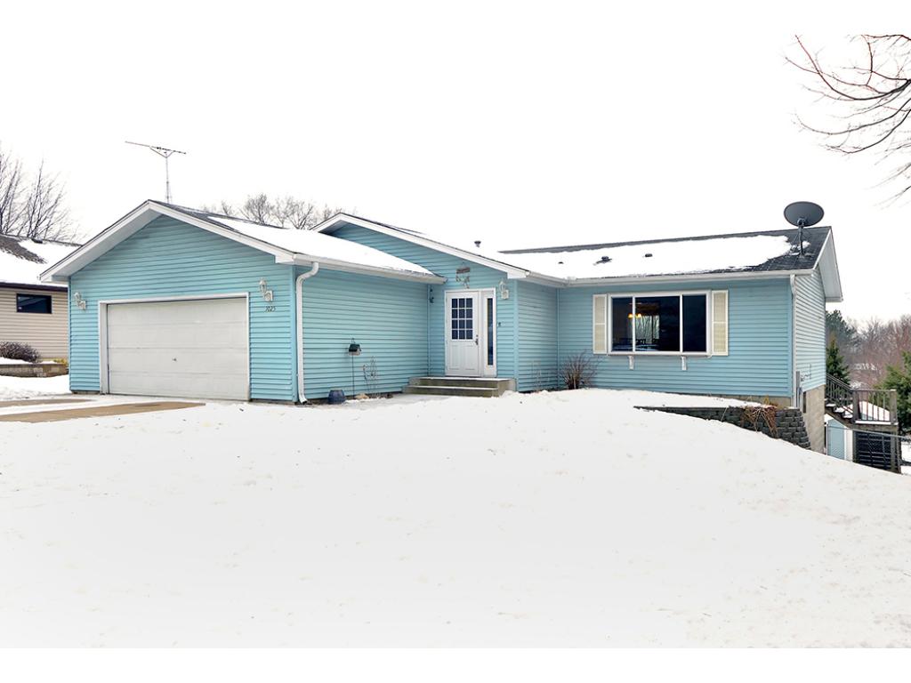 1025 Division St E, Faribault, MN 55021 photo 1
