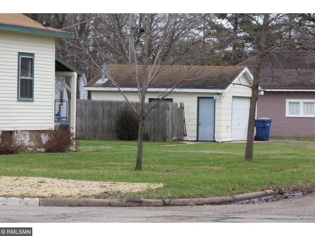 1226 8th Ave SE, Saint Cloud, MN 56304 photo 2