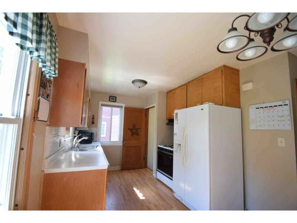 511 2nd St SE, Waseca, MN 56093 photo 4
