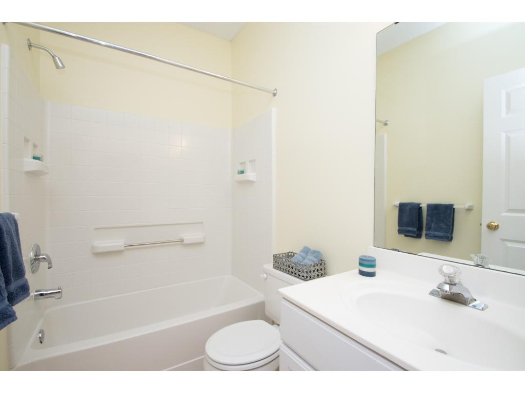 1664 Oakbrooke Ct, Eagan, MN 55122 photo 18
