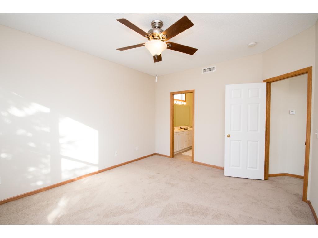 1664 Oakbrooke Ct, Eagan, MN 55122 photo 12