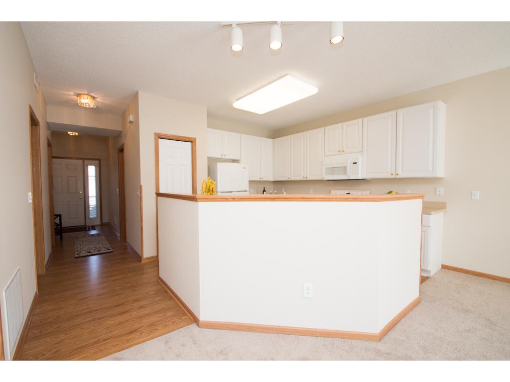 1664 Oakbrooke Ct, Eagan, MN 55122 photo 10