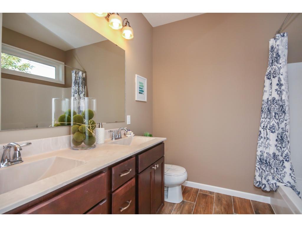 1694 E 88th St, Bloomington, MN 55425 photo 7
