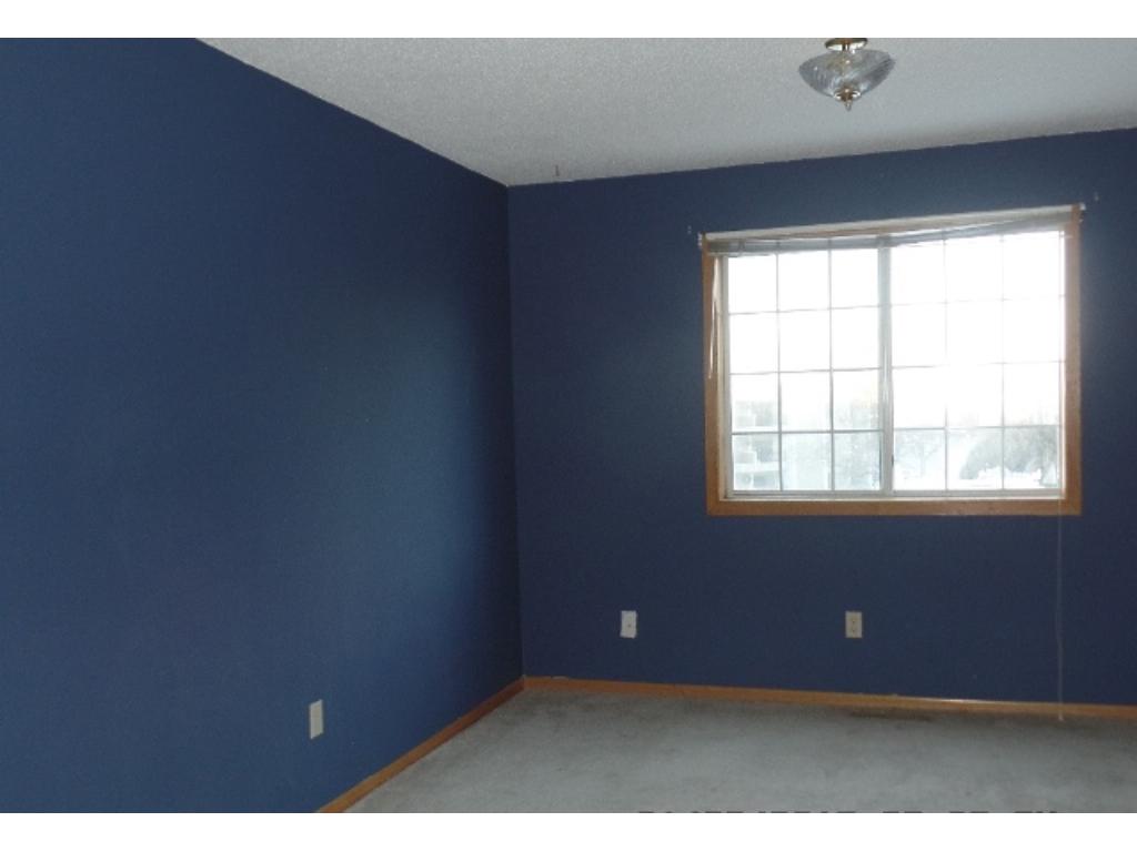 4076 Beaver Dam Rd, Eagan, MN 55122 photo 9