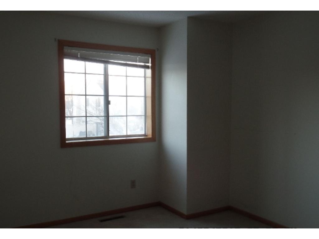 4076 Beaver Dam Rd, Eagan, MN 55122 photo 8