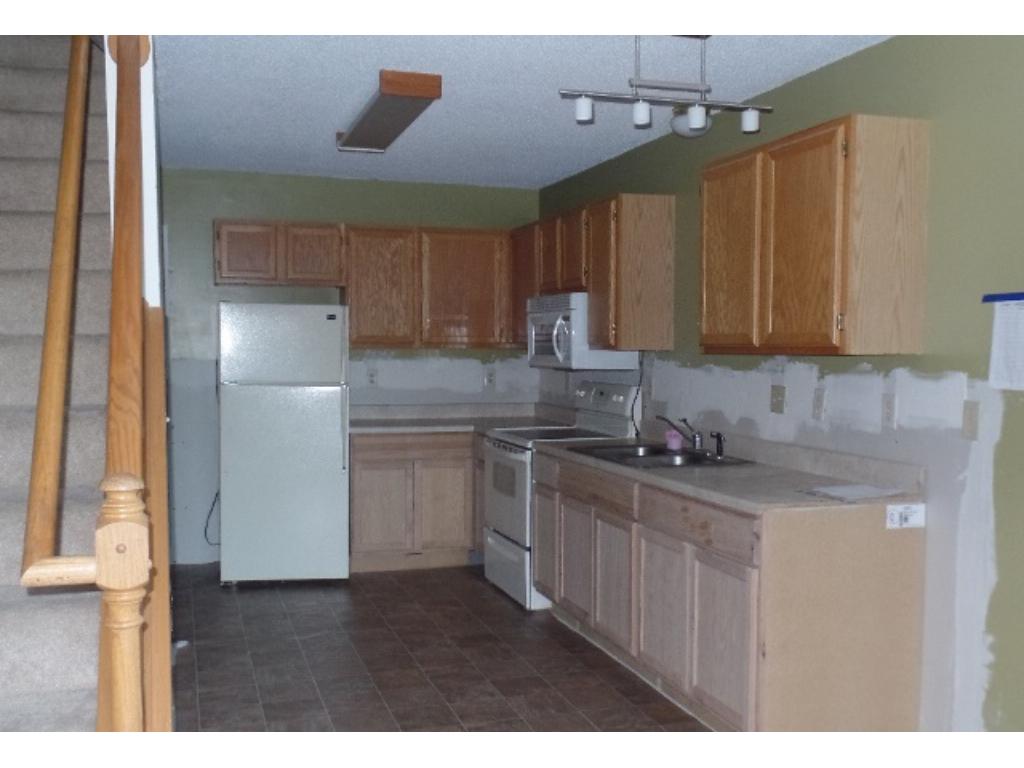4076 Beaver Dam Rd, Eagan, MN 55122 photo 4