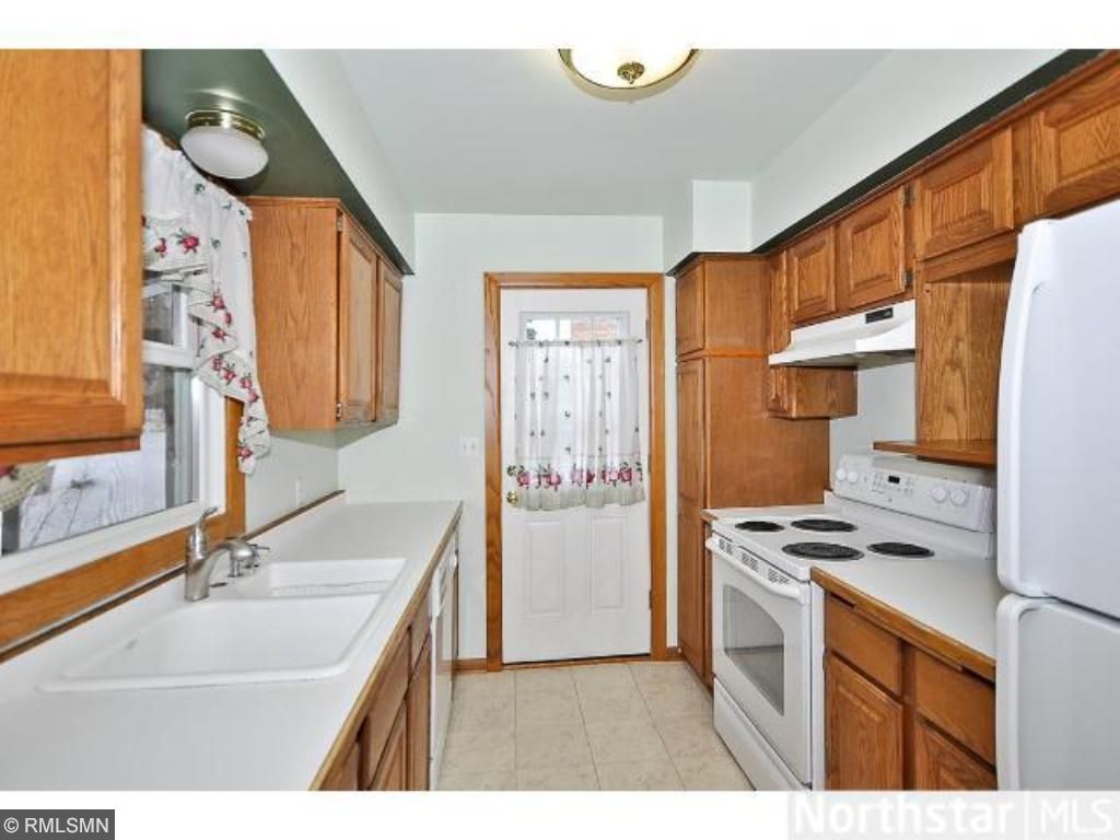 2811 N Manor Dr, Excelsior, MN 55331 photo 5