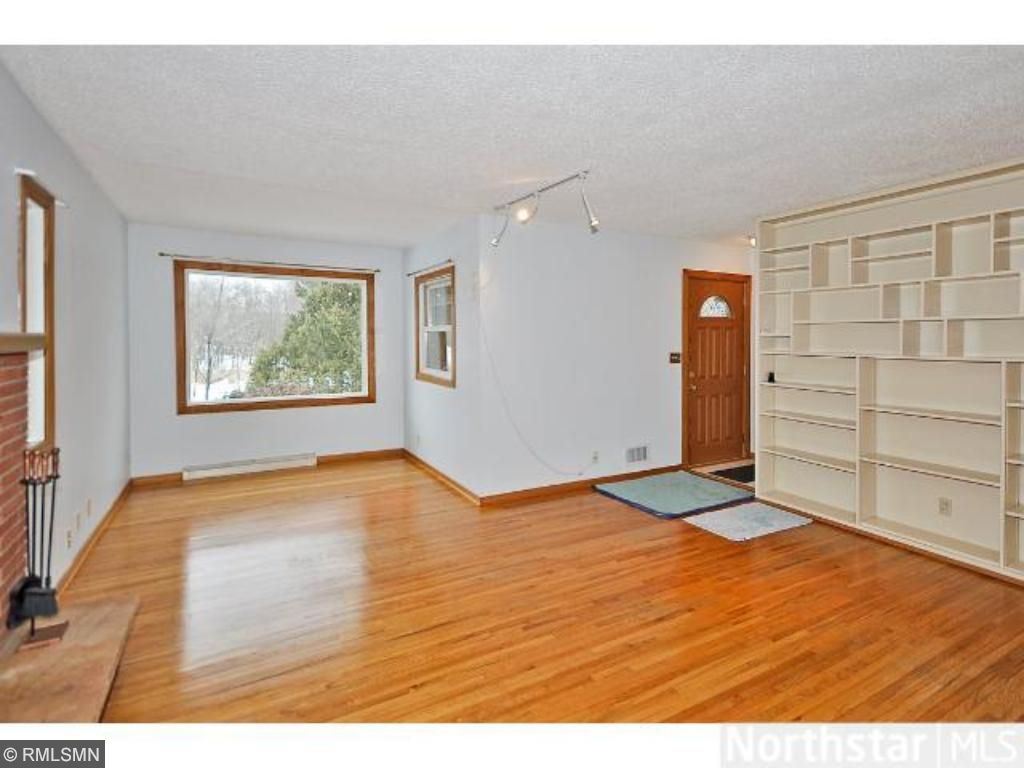 2811 N Manor Dr, Excelsior, MN 55331 photo 3