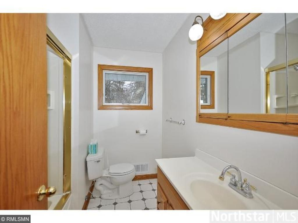 2811 N Manor Dr, Excelsior, MN 55331 photo 8