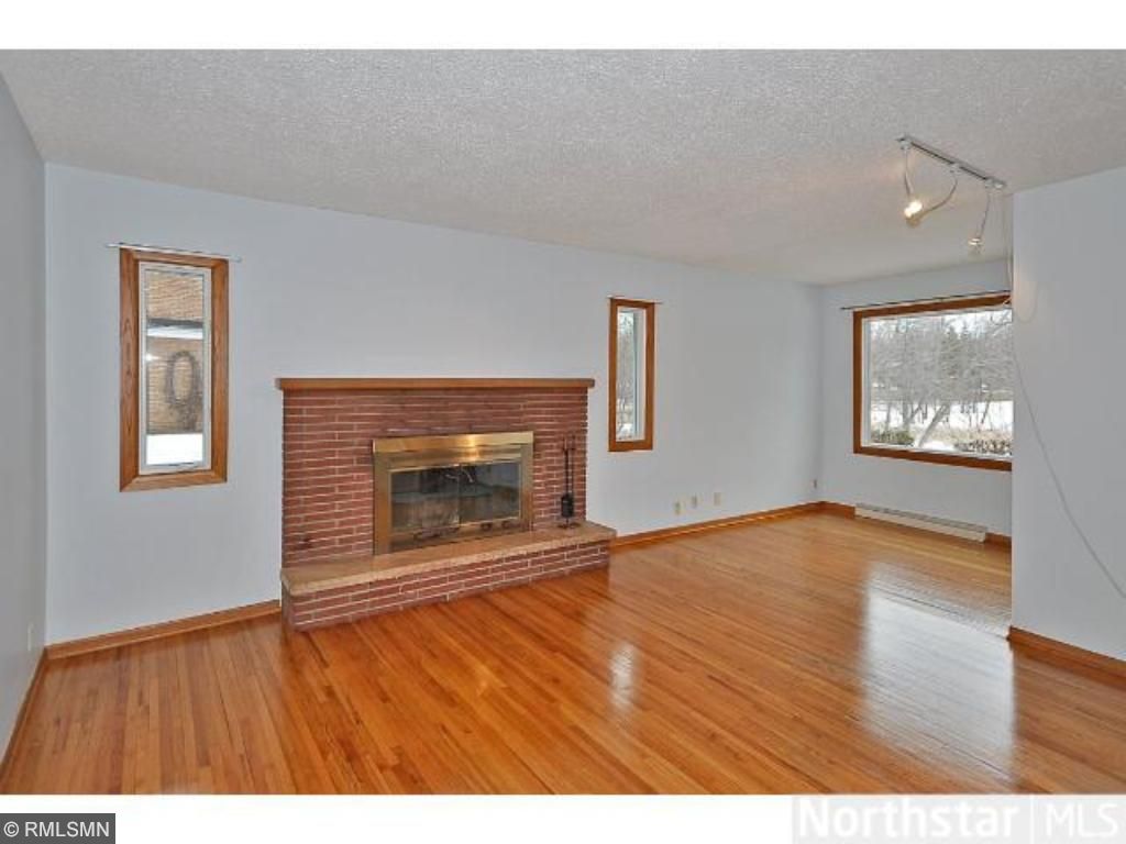 2811 N Manor Dr, Excelsior, MN 55331 photo 2