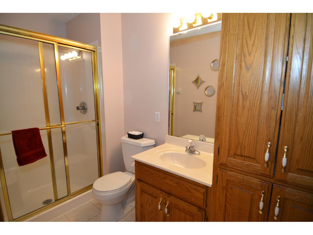 4853 Four Seasons Dr, Eagan, MN 55122 photo 17