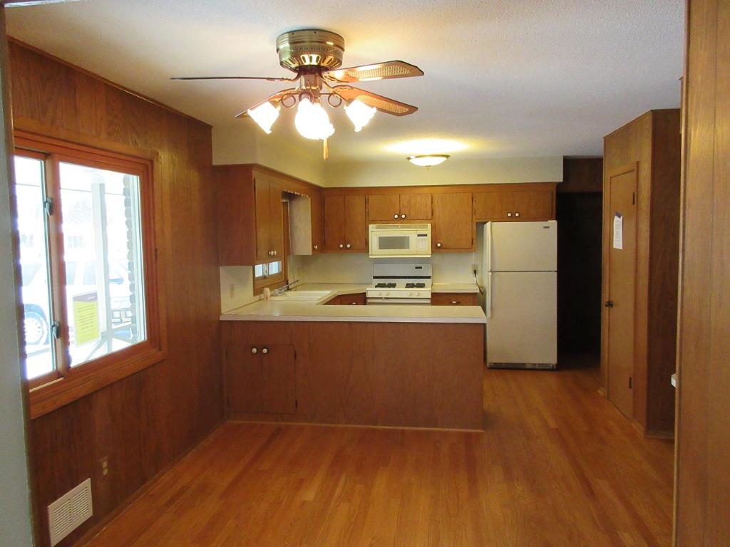 850 E 98th St, Bloomington, MN 55420 photo 6