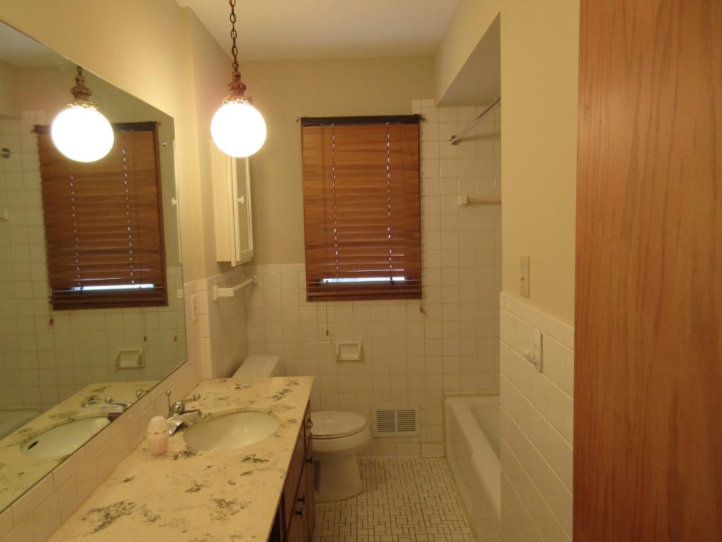 850 E 98th St, Bloomington, MN 55420 photo 8